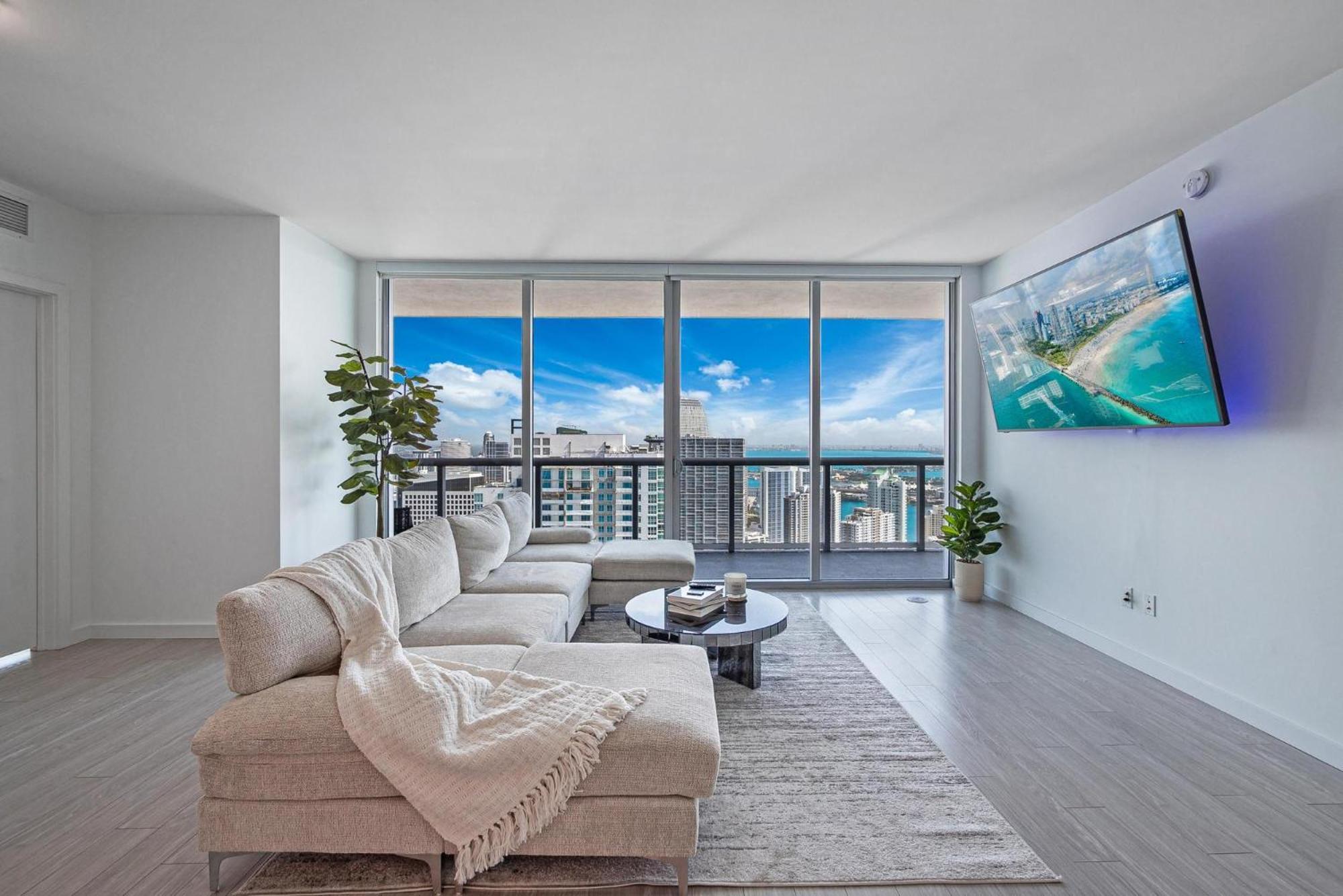 Brickell Sky View Penthouse! Apartment