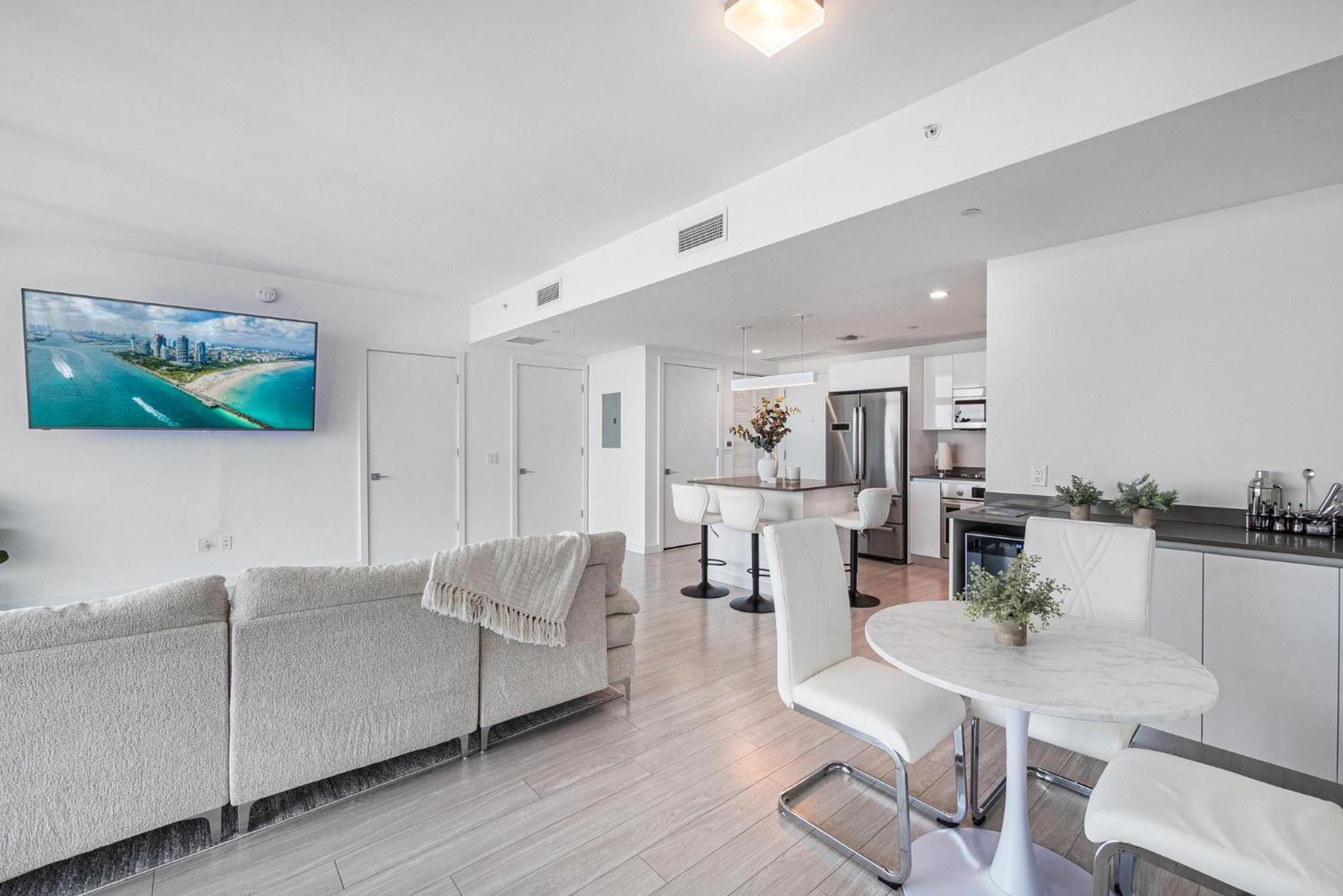 Brickell Sky View Penthouse! * Miami